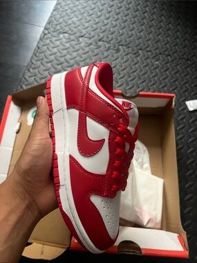 Nike Low-Top Sneaker in Red and White